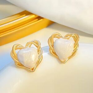 Zara Gold Heart Pearl Earrings